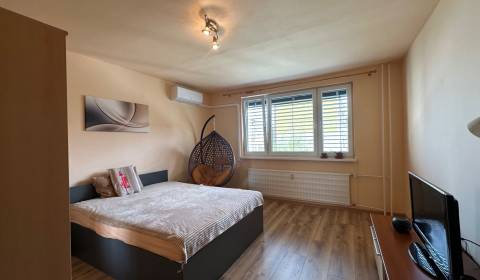 Na predaj 3-izbový byt Levice, 61m2