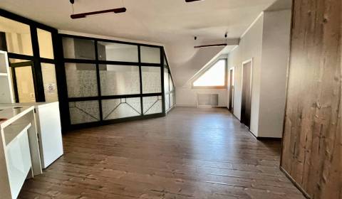 Kancelárske priestory na prenájom v centre Dunajskej Stredy