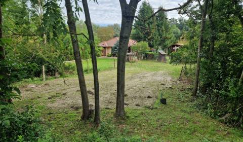 Na predaj rekreačný pozemok pri Dunaji - Gabčíkovo