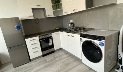 Na prenájom štýlový a moderný 2 izbový byt v centre Dunajskej Stredy