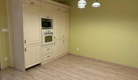 Prenájom 3-izbového bytu, Záhradnícka, Záhradnícka, Dunajská Streda