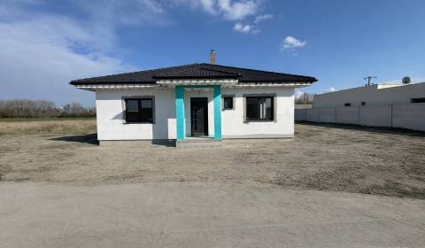 Awreal ponúka na predaj 4izbový bungalov v Hornom Bare