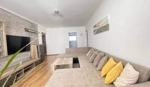 REZERVOVANÉ   0918197701- Výrazná zľava NA PREDAJ  kompletne  zariaden