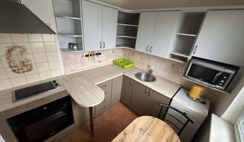 REZERVOVANÉ  ☎️ 0918/197 701 Na prenájom garsónka blízkosti centra mes