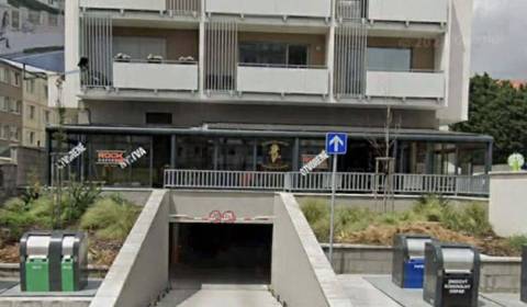 ☎️  0918/197 701  Na prenájom garáž s automatickou bránou  pre jedno o