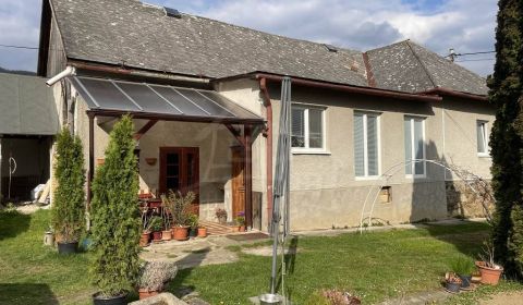 Dom plus externý pozemok s bazénom v obci Rudná