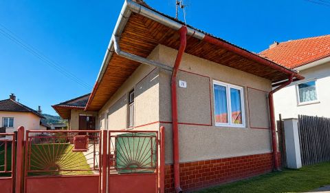 Dom v Liptovských Kľačanoch – veľký pozemok a dobrá cena