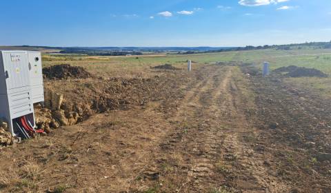 Stavebný pozemok v Štitároch 764 m2 s výhľadom na Nitru