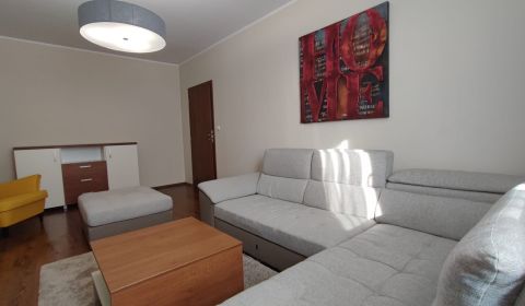 KRÁSNE ZREKONŠTRUOVANÝ ZARIADENÝ 3 IZB. BYT