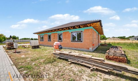 Na predaj 4x3-izb. rod.dvojdom - novostavby, Horný Bar