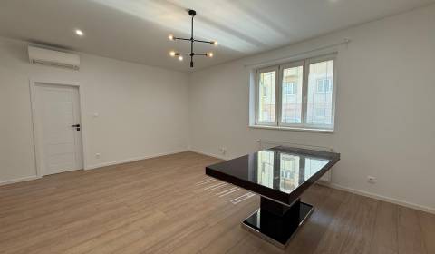 PO REKONŠTRUKCII ešte NEOBÝVANÝ priestranný 3 IZB. byt, Cukrová ul.