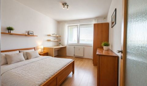 Prenájom 2-izbový byt, 60m2,loggia,parkovanie, OSTREDKY- Ružinov