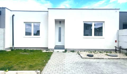 EXKLUZÍVNE - Moderný 4-izbový dom v Ekoosade Veľké Úľany na predaj