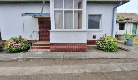 Na predaj RD s BENEFITOM v obci Trnovec nad Váhom okr. Šaľa. 
