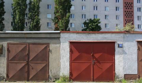 PREDAJ - Garáž na ulici Varšavská