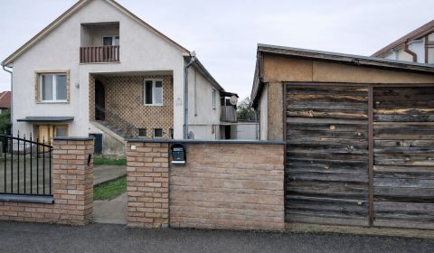 Priestranný rodinný dom v Kolárove – 287,29 m²