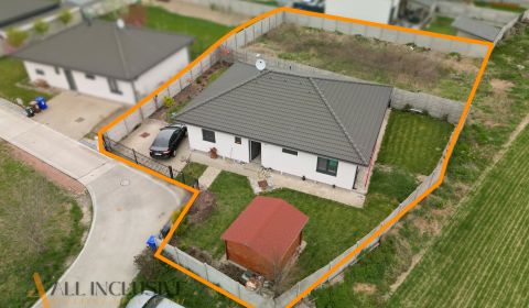 Na predaj 4-izbový bungalov v Hamuliakove