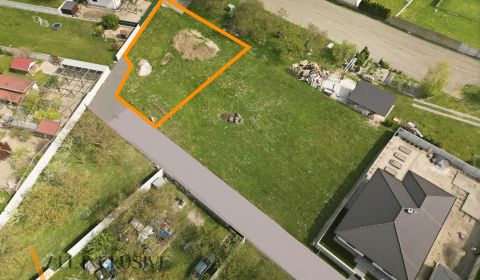Na predaj stavebný pozemok (712 m²), Rohovce
