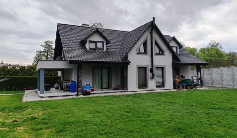 MODERNÁ NOVOSTAVBA DOMU VECHEC – VÝHĽAD NA VRCHY!