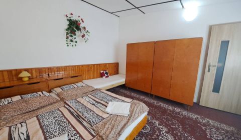 Prenájom pekného apartmánu v dome vo Veľkej Lomnici