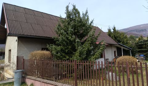 Rodinný dom s pozemkom 562 m2 VRÍCKO okr. Martin