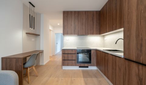 KOMPLETNÁ REKONŠTRUKCIA - 2i 54 m² + balkón - Dubnica nad Váhom