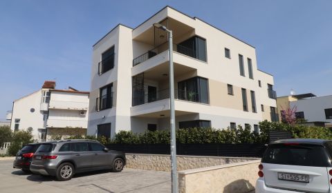 Chorvátsko, Brodarica – kompletne zariadený apartmán v novostavbe