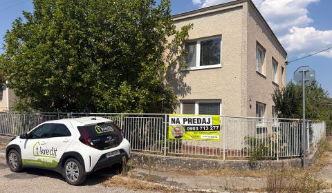 PREDAJ - RODINNÝ DOM - ZLATÉ MORAVCE