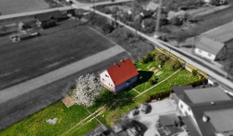 Exkluzívne na predaj 5-izbový rodinný dom s pozemkom 2536 m2, Maršová