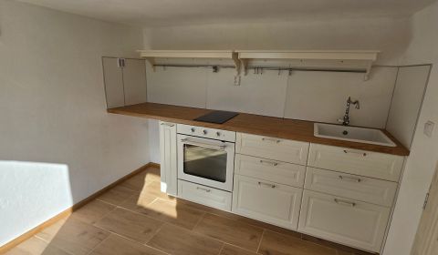 Znížená cena!! Rekreačná chata v krásnom prostredí– Banská Štiavnica