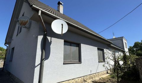 Moderný 4-izbový rodinný dom s garážou a terasou | Plaštovce