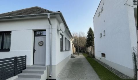 PREDAJ - Rodinný dom s veľkým pozemkom v obci Koplotovce 