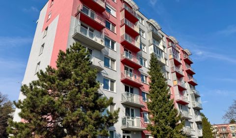 PREDANÝ/ 3-izb. byt (89m2) dva balkóny, centrum mesta – Senica