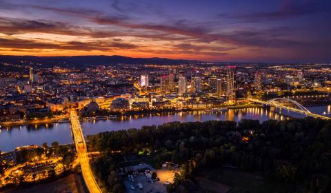 Exkluzívny strešný mezonet s privátnym rooftopom | Bratislava
