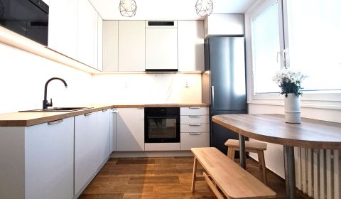 Na predaj 4-izbový byt, Gallayova 43, Bratislava – Dúbravka.