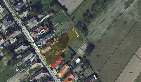Pozemok so starým domom 1333m2. Tmášikovo