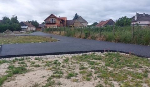Na predaj Stavebné Pozemky o výmerách: 360m2, 408m2 ,555m2, Malá Mača