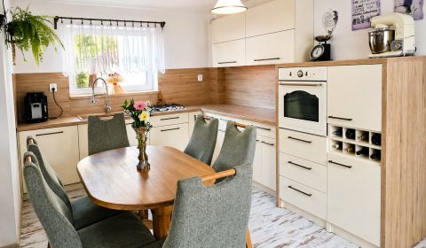 REZERVOVANY!!! NA PREDAJ: Rodinný dom Zákopčie | modernizovaný interié