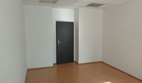 Prenájom kancelárie 22,5 m2 pri POLUS-e na Pluhovej ul.