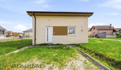 Na predaj rekreačný dom pri jazere, Vojka nad Dunajom