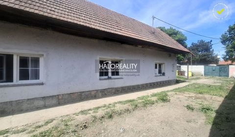 Predaj, rodinný dom Hlohovec, Šulekovo, dva domy na ...
