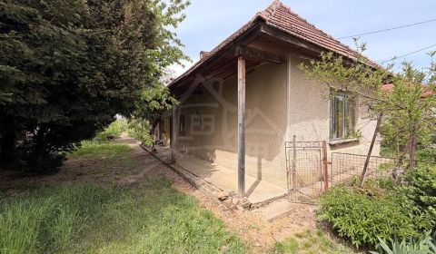 Veľkorysý pozemok 2759m2 so starou chalupou v tichom prostredí - Brano