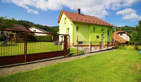 Exkluzívne na predaj rodinný dom s pozemkom 775 m2, Dolný Vadíčov