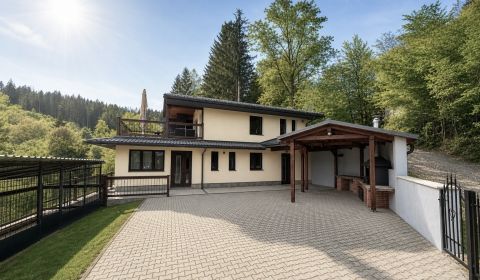 Moderný dom 150 m2 s terasou a vírivkou na predaj - Marček Svederník