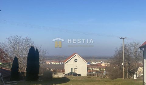 NA PREDAJ slnečný POZEMOK 3500 m2, vyhľadávaná lokalita časť Hliníky, 