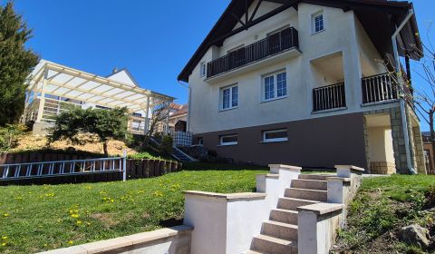 Exkluzívne ponúka na predaj veľký 6 i rodinný dom v Myjava 