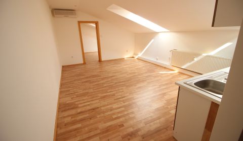 Predaj Budova - centrum Senca - NOVÁ SUPER CENA