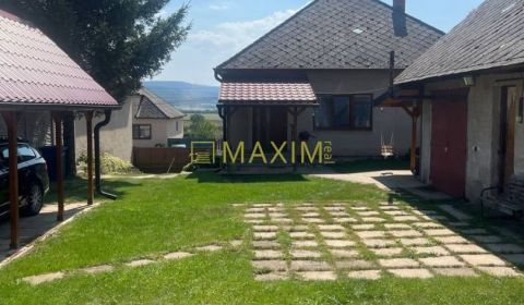 Pekný 3 izbový rodinný dom s veľkým pozemkom v Prievaloch