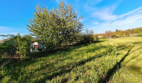 Vaša oáza pokoja v Branči- 723m2 v rekreačnej oblasti. Branč,okr.NR.