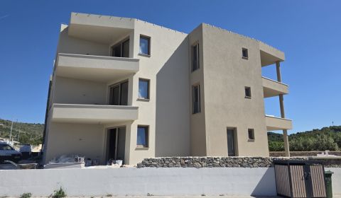 CHORVÁTSKO  - Apartmány v krásnej dedinke TRIBUNJ